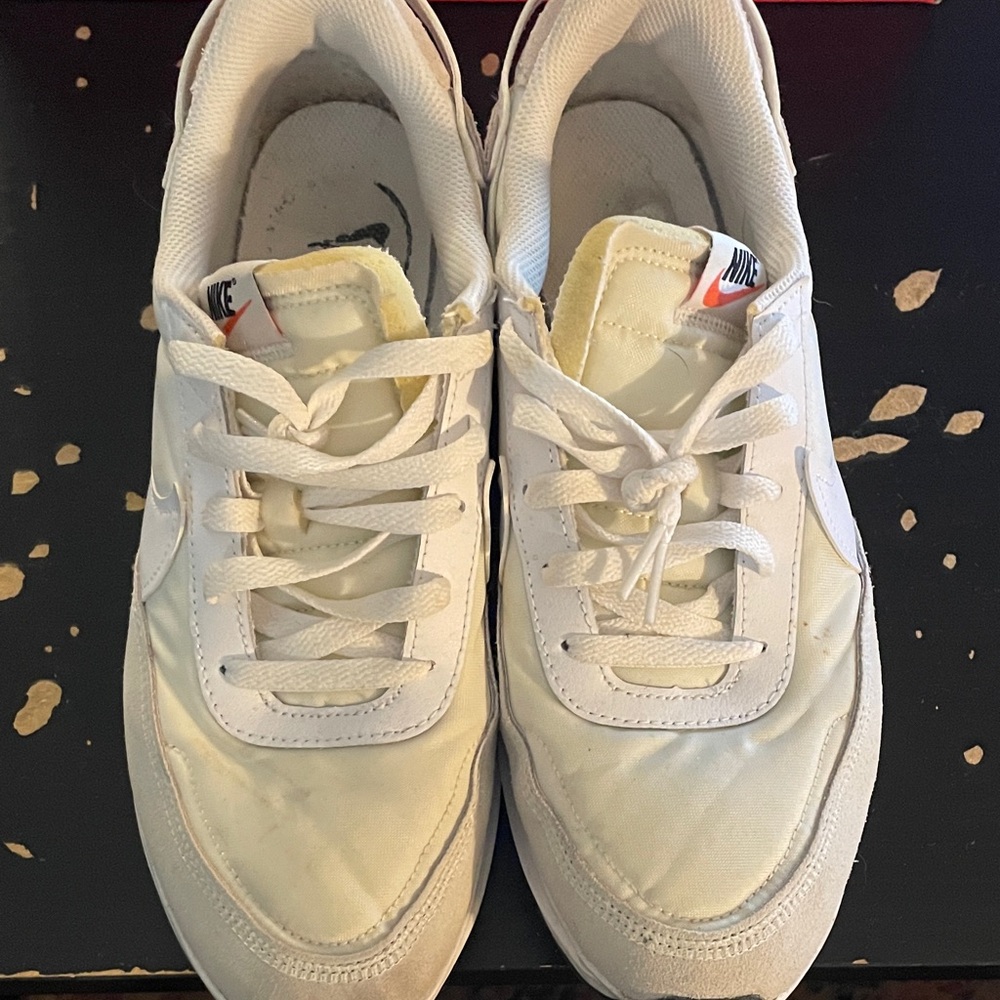 FLASH SALE! Nike Waffle Debut Sneakers Size 9 - Picture 2 of 8